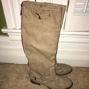Women’s riding boots.